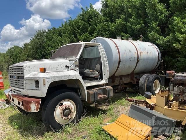 Ford F700 Tankerli kamyonlar