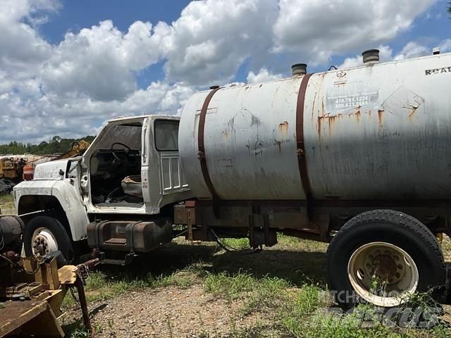 Ford F700 Tankerli kamyonlar