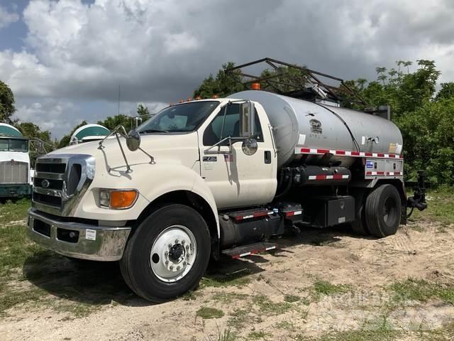 Ford F750 Transmikserler