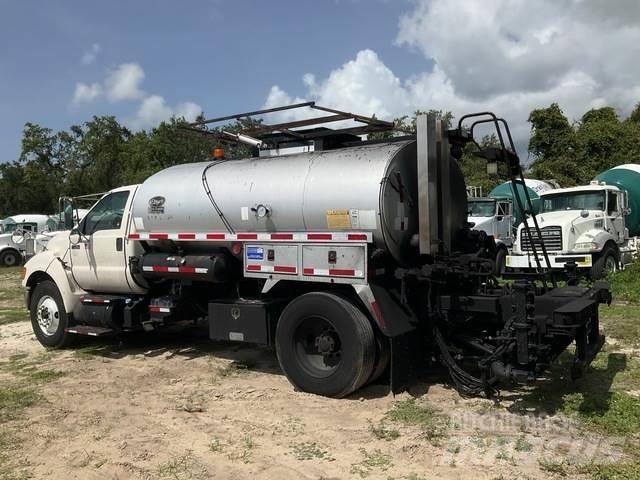 Ford F750 Transmikserler