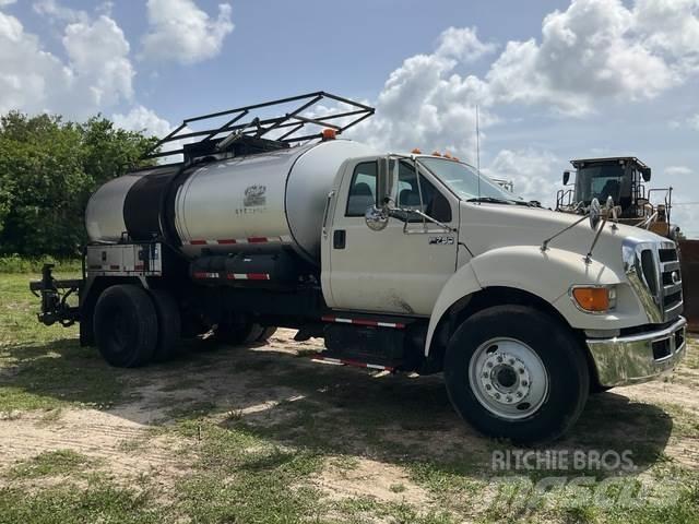 Ford F750 Transmikserler