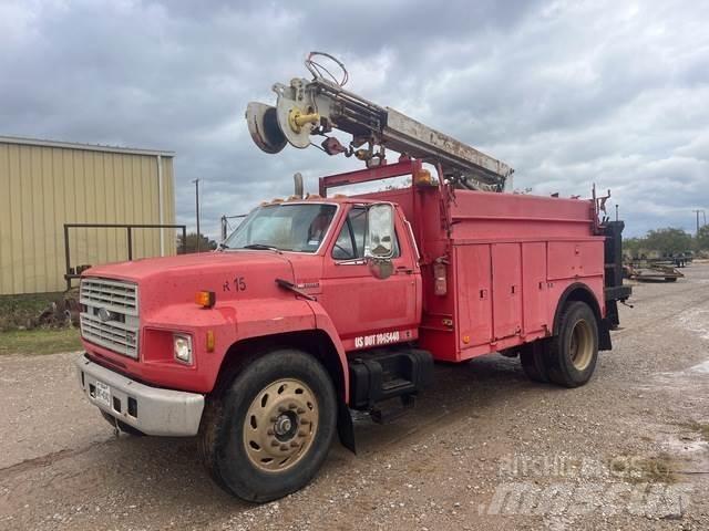 Ford F800 Pikaplar