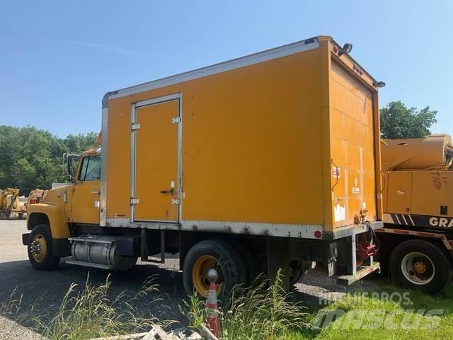 Ford L8000 Belediye / genel amaçli araçlar