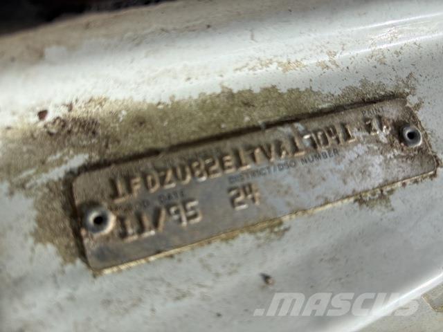 Ford L8000 Su tankerleri