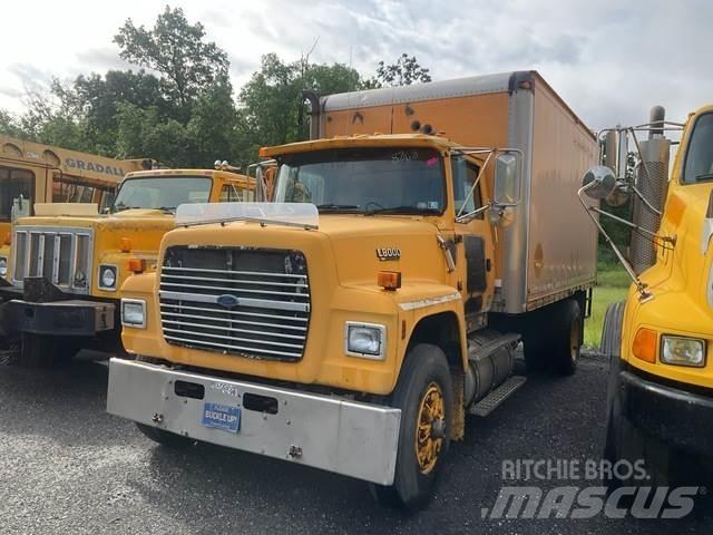 Ford L8000F Kapali kasa kamyonlar