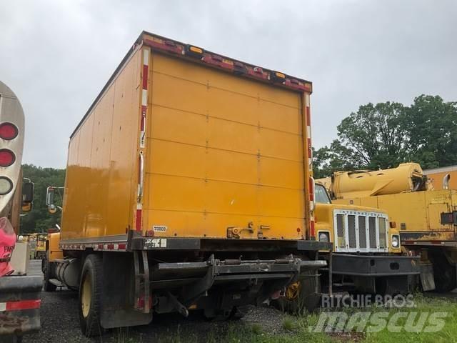 Ford L8000F Kapali kasa kamyonlar