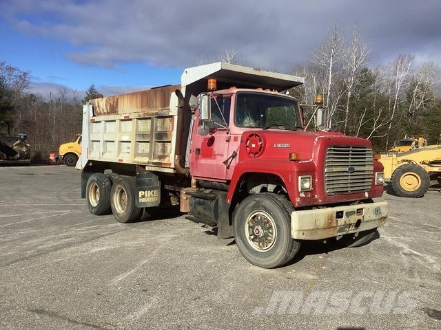 Ford L9000 Su tankerleri