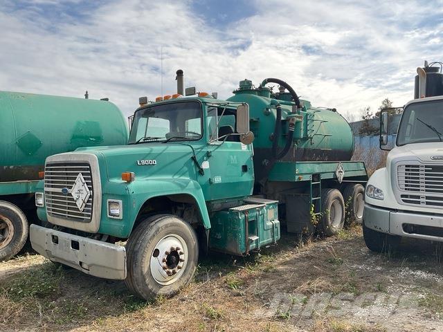 Ford L9000 Su tankerleri