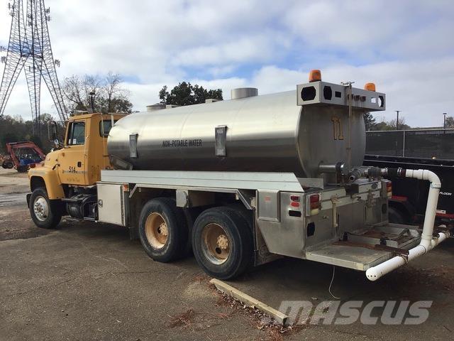 Ford L9000 Su tankerleri