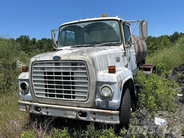 Ford LN7000 Su tankerleri