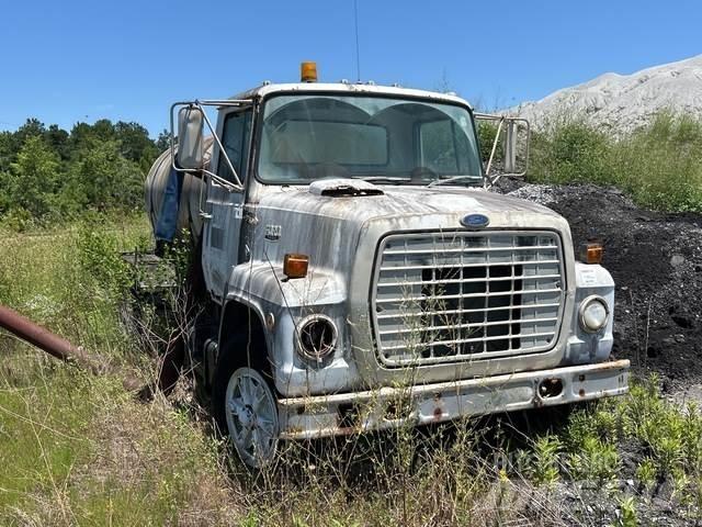 Ford LN7000 Su tankerleri
