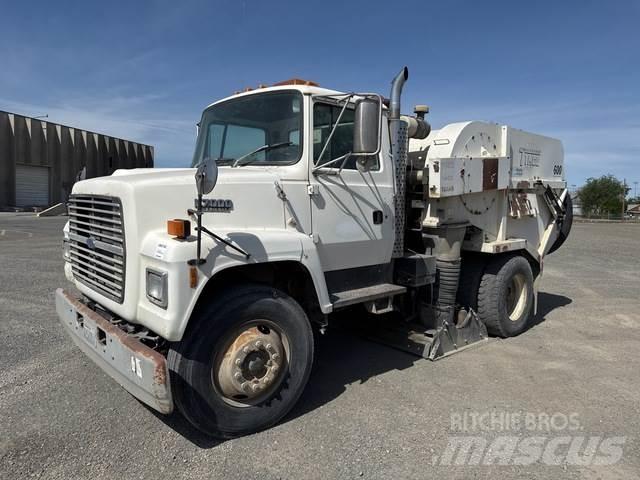 Ford LN7000 Süpürme kamyonları