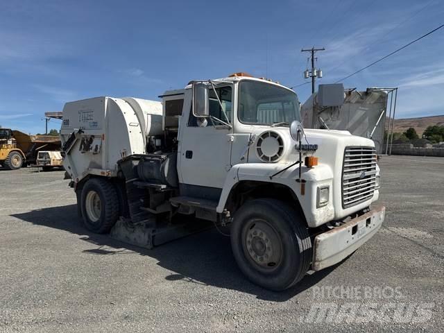 Ford LN7000 Süpürme kamyonları