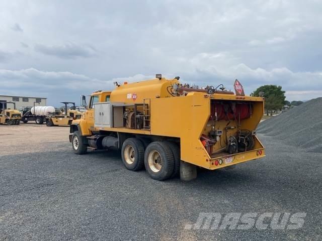 Ford LNT8000 Tankerli kamyonlar
