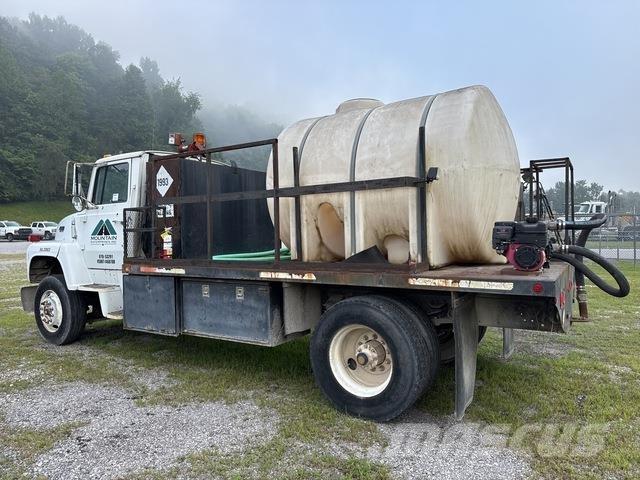 Ford LNT8000 Tankerli kamyonlar