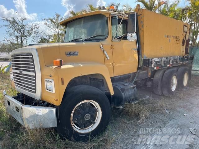 Ford LT8000 Su tankerleri