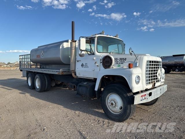 Ford LT8000 Tankerli kamyonlar