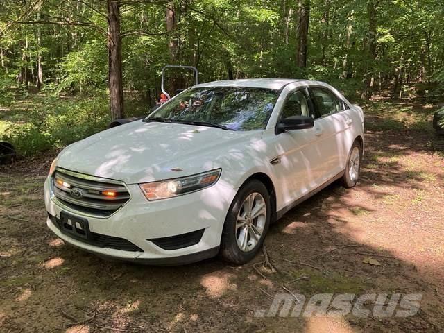 Ford Taurus Otomobiller