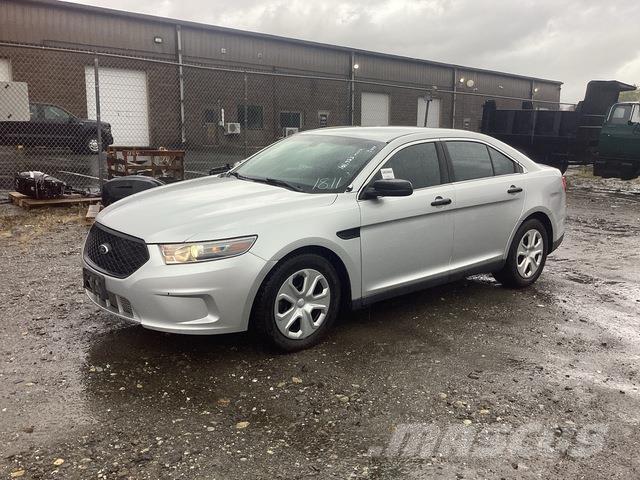 Ford Taurus Otomobiller