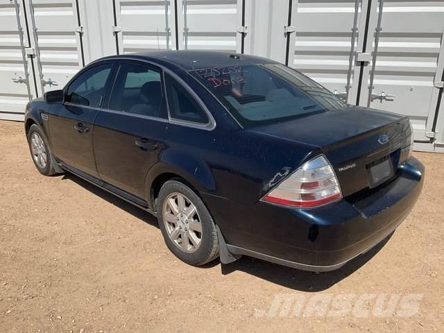 Ford Taurus SE Otomobiller