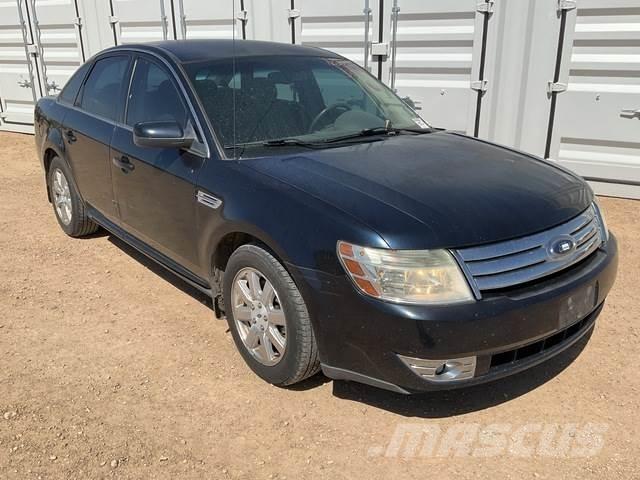 Ford Taurus SE Otomobiller