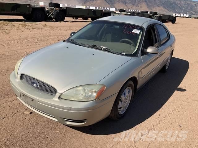 Ford Taurus SE Otomobiller