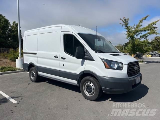 Ford Transit Panel vanlar