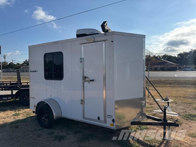 Forest River  Kapali kasa treylerler