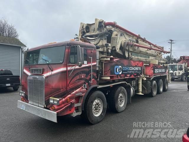 Freightliner  Beton pompaları