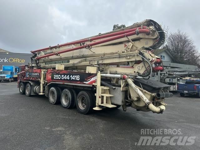 Freightliner  Beton pompaları