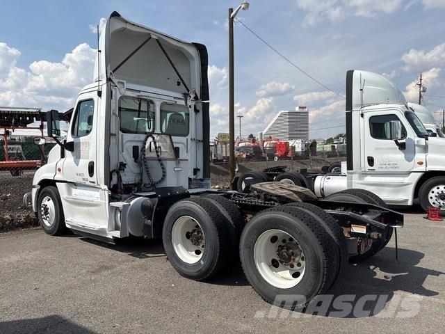 Freightliner  Çekiciler