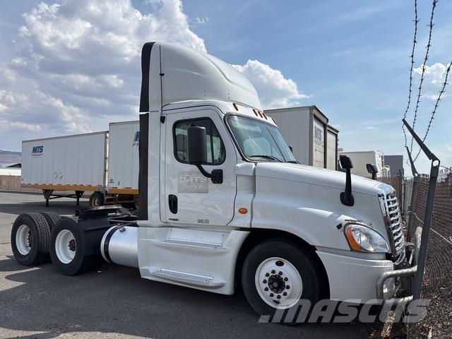 Freightliner  Çekiciler