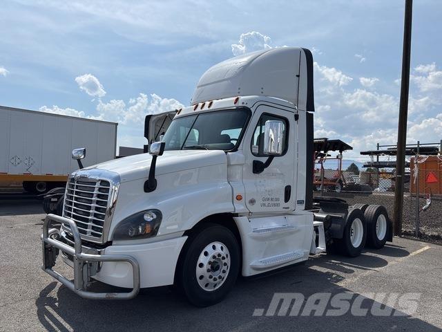 Freightliner  Çekiciler