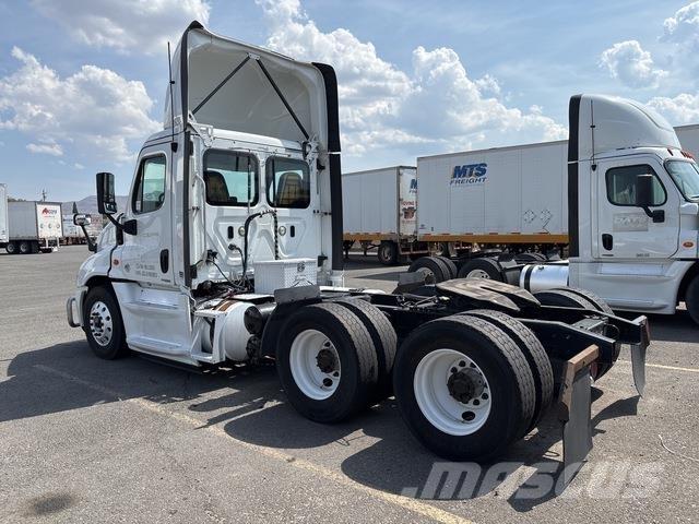 Freightliner  Çekiciler