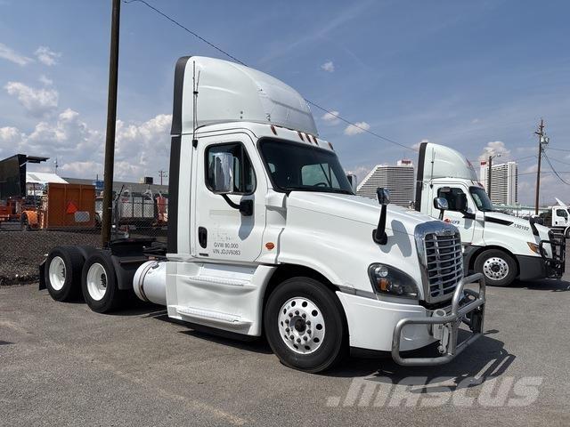 Freightliner  Çekiciler