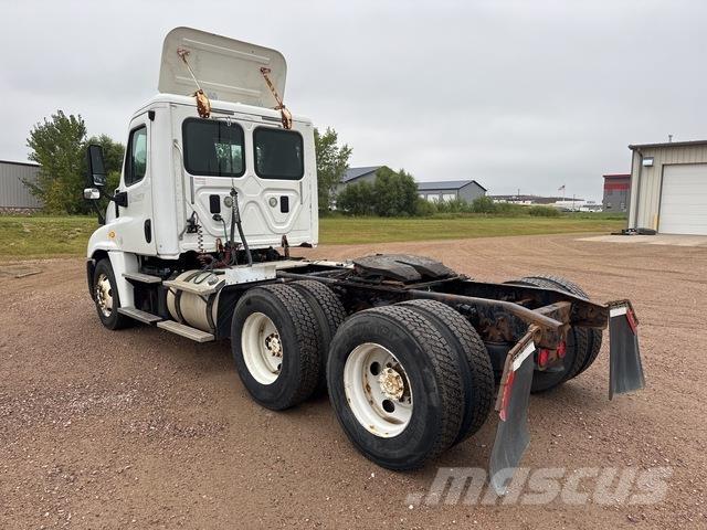 Freightliner  Çekiciler