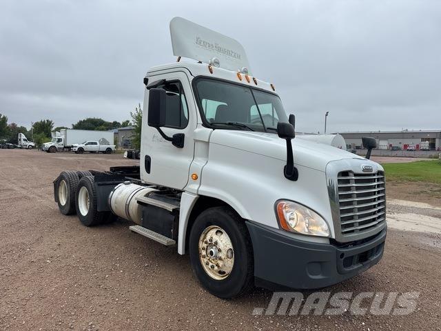 Freightliner  Çekiciler