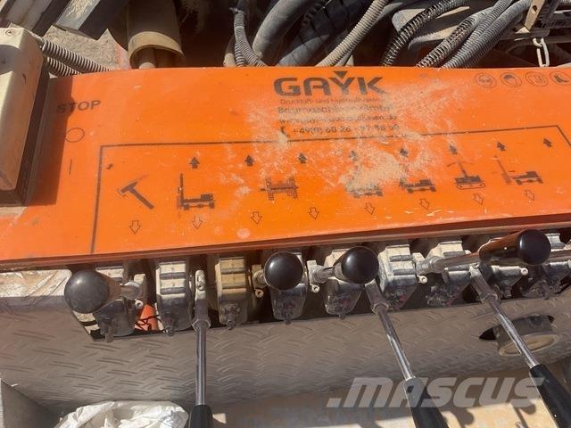  Gayk HRE3000 Titreşimli kazık çakıcıları