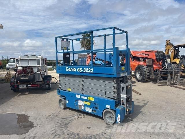 Genie GS-3232 Makasli platformlar