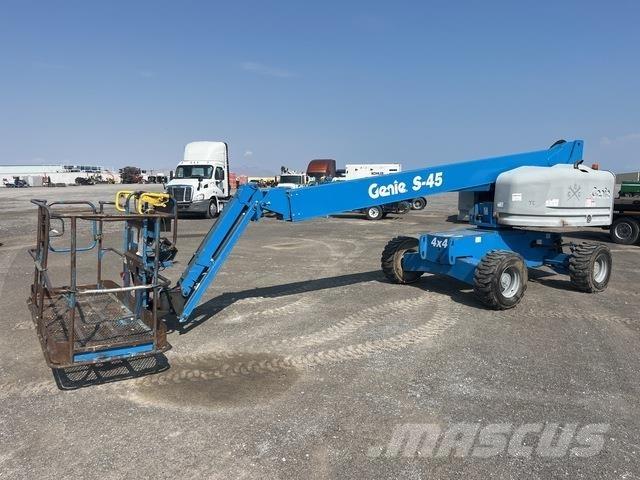 Genie S-45 Teleskopik personel platformları