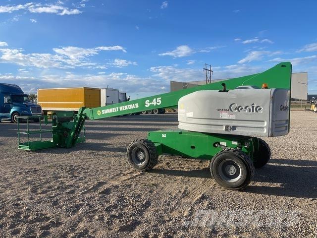 Genie S-45 Teleskopik personel platformları
