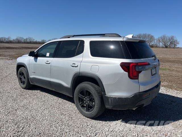 GMC Acadia Otomobiller