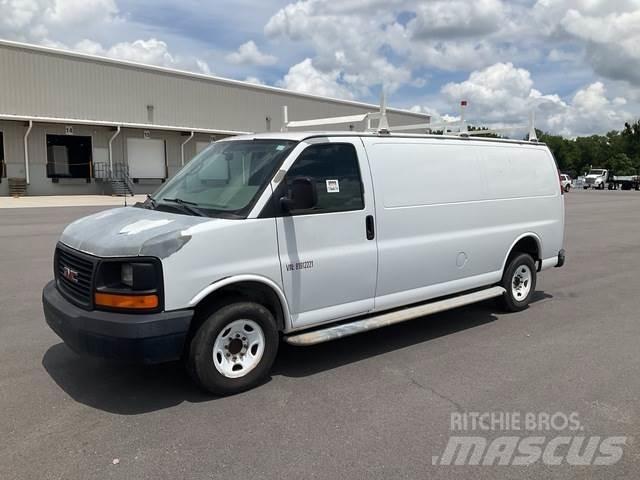 GMC Savana Panel vanlar