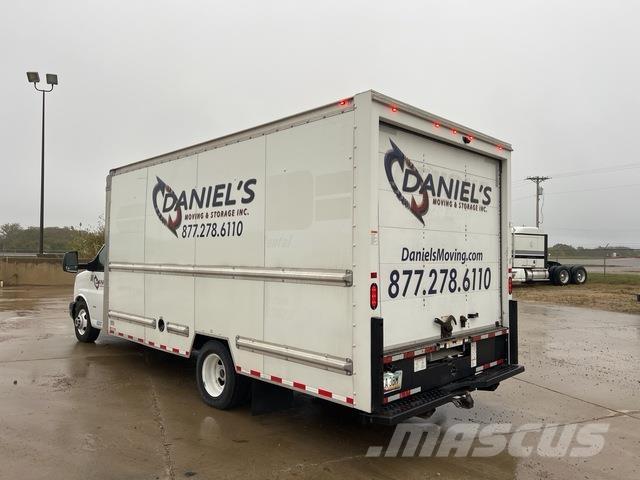 GMC Savana Kapali kasa kamyonlar