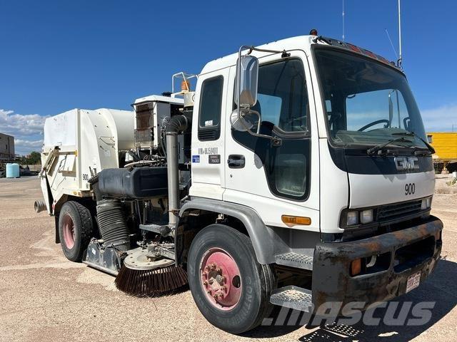 GMC T7500 Süpürme kamyonları