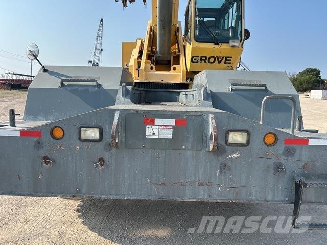 Grove RT700E Arazi Tipi Vinçler (RT)