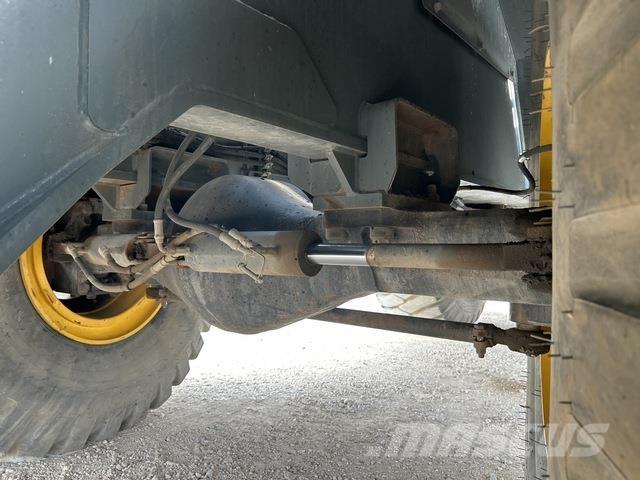 Grove RT700E Arazi Tipi Vinçler (RT)