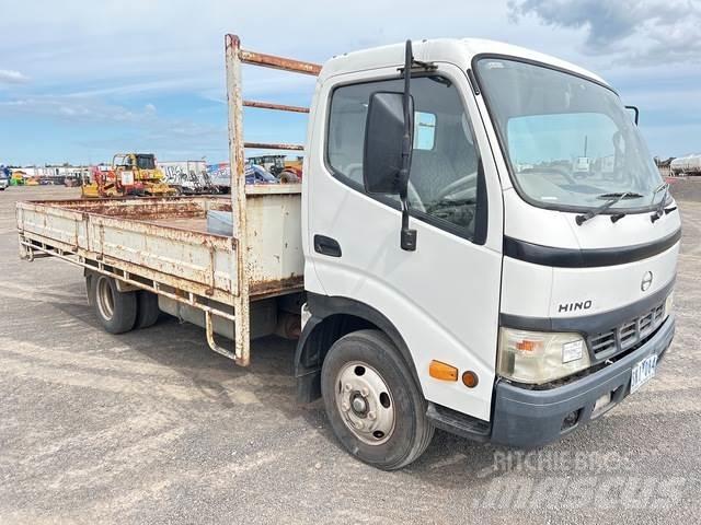 Hino Dutro Flatbed kamyonlar