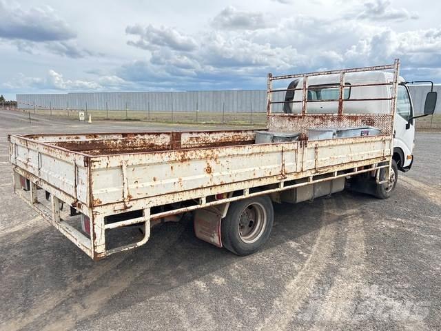 Hino Dutro Flatbed kamyonlar