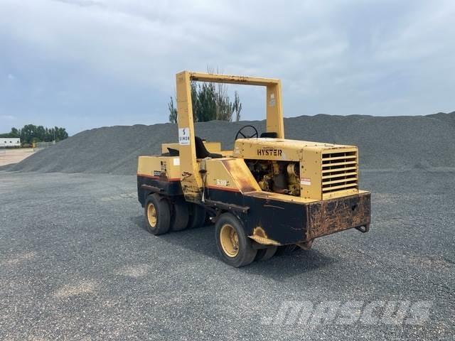 Hyster 530A Pnömatik lastikli silindirler